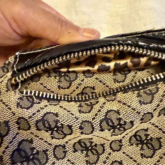 ✅PRELOVED✅Vintage GUESS Black and Brown Women Belt Bag - Picture 7 of 10